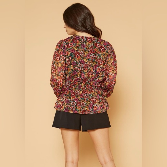 PLEIONE V-NECK PUFF SLEEVE TOP - Picture 9 of 9